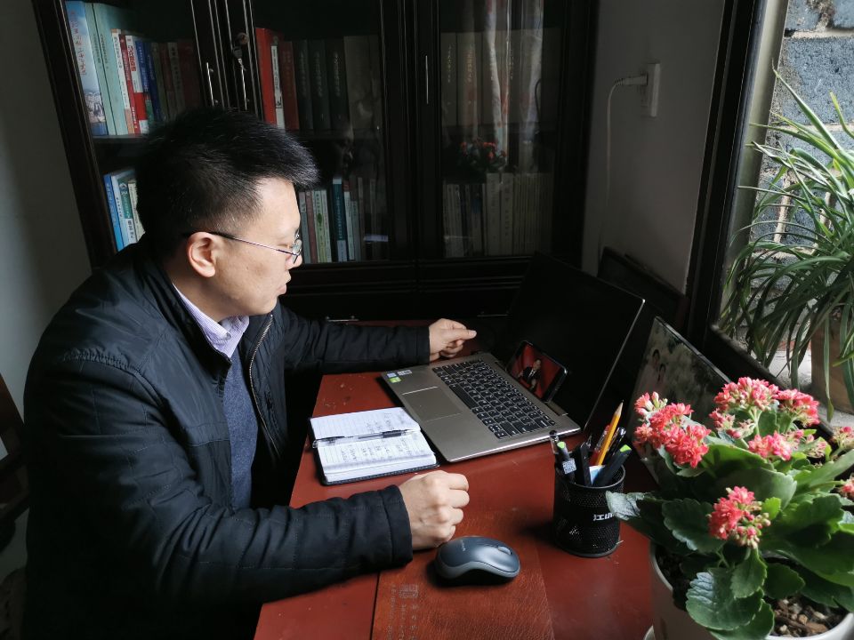 意昂体育经理黄秋生照片4(1).jpg